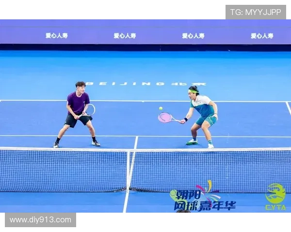 2025年网球赛季精彩纷呈 强者对决引爆全球球迷热情